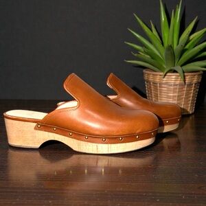J.Crew Cognac Leather Platform Wooden Heel Embellished with Studs Clogs Size 8.5